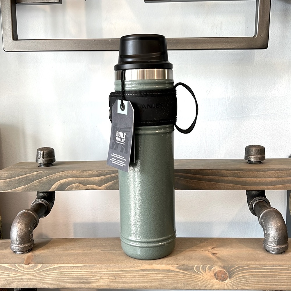 RARE STANLEY quadvac Trigger Action Mug, 20 oz, Hammertone Green NO LONGER SOLD